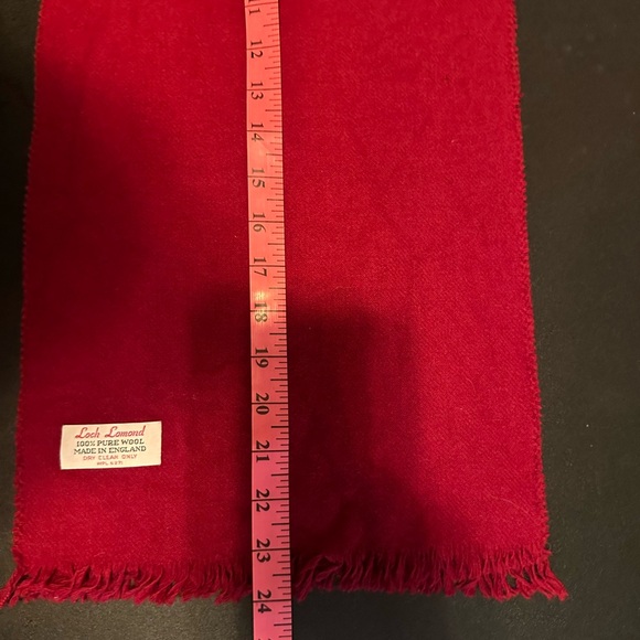 Vintage 100% Wool Burgundy Scarf - Picture 4 of 4